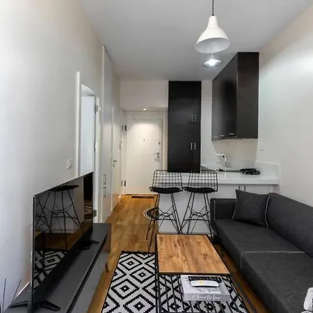 Urban Cozy One Bedroom Apartment *