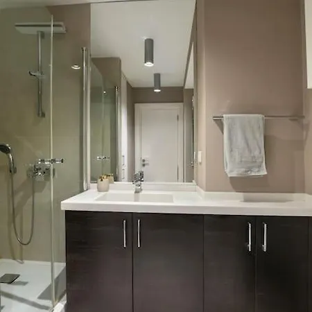 Urban Cozy One Bedroom *